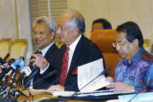 MOHD NAJIB TUN ABDUL RAZAK