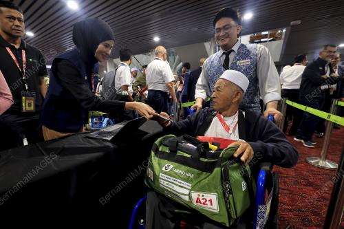 KUMPULAN HAJI PERTAMA