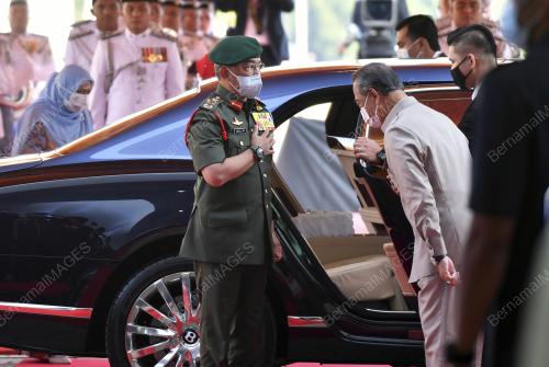 AL-SULTAN ABDULLAH RI`AYATUDDIN AL-MUSTAFA BILLAH