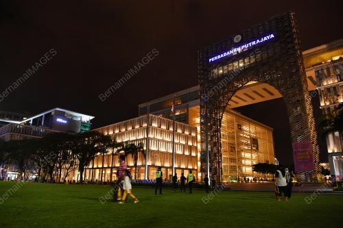 TINJAUAN MALAM TAHUN BARU