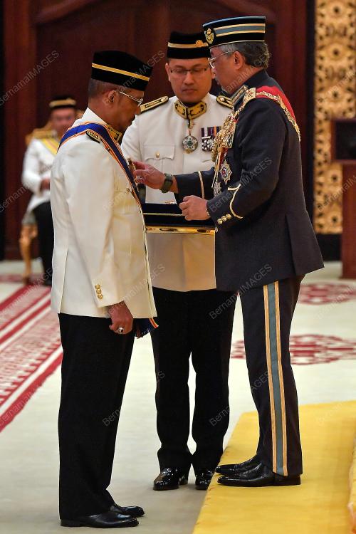 AL-SULTAN ABDULLAH RI'AYATUDDIN AL-MUSTAFA BILLAH SHAH