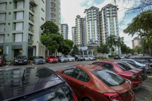 PENJAWAT AWAM BERKERJA DARI RUMAH