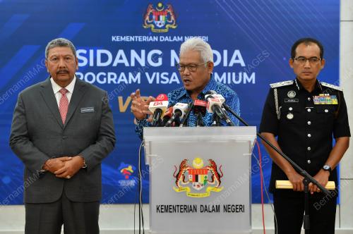 DATUK SERI HAMZAH ZAINUDDIN