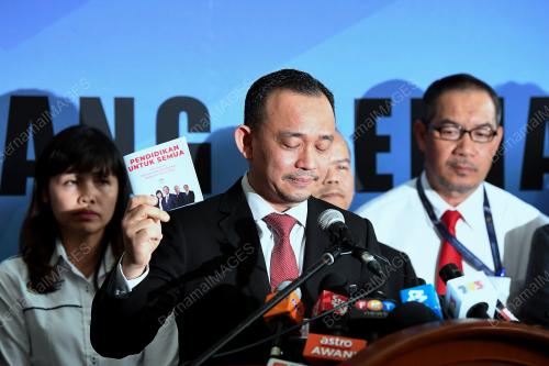 DR MASZLEE MALIK