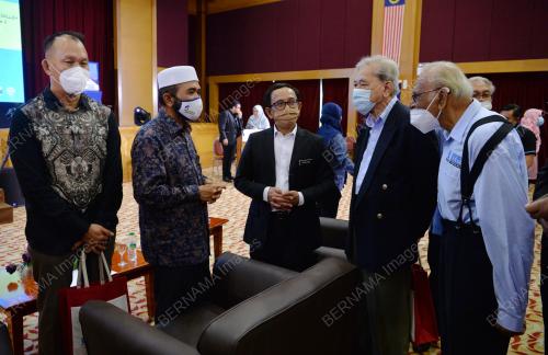 DATUK DR NIK MUHAMMAD ZAWAWI SALLEH