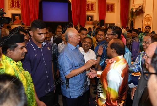 PTJ12_02052018_PM_INDIA_MUSLIM