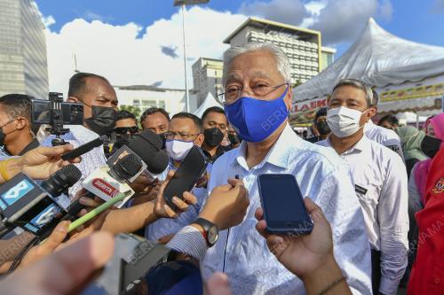 DATUK SERI ISMAIL SABRI YAAKOB