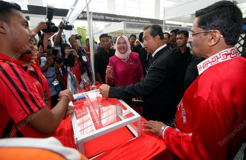TAN SRI MUHYIDDIN MOHD YASSIN