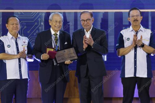 DATUK SERI ANWAR IBRAHIM