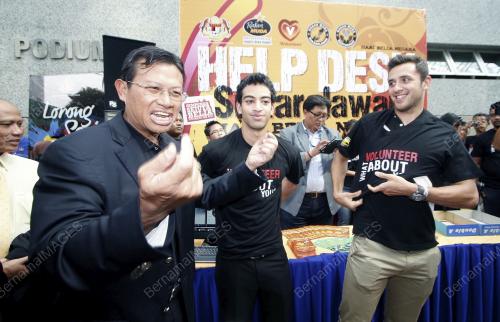 DATUK SERI AHMAD SHABERY CHEEK