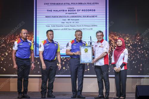 TAN SRI ACRYL SANI ABDULLAH SANI