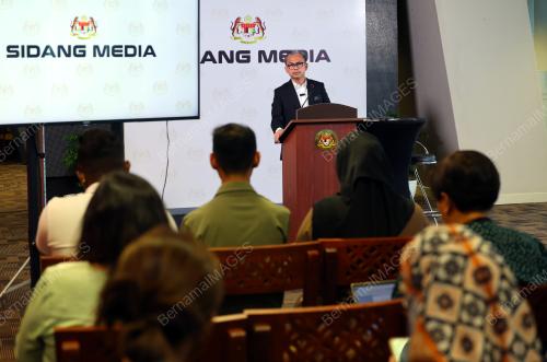 FAHMI FADZIL