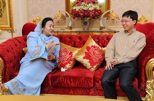 DATIN SERI ROSMAH MANSOR