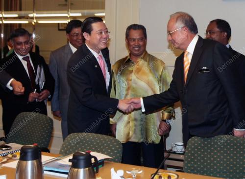 MOHD NAJIB TUN ABDUL RAZAK