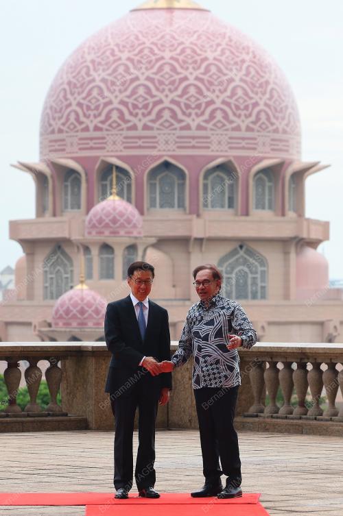 DATUK SERI ANWAR IBRAHIM