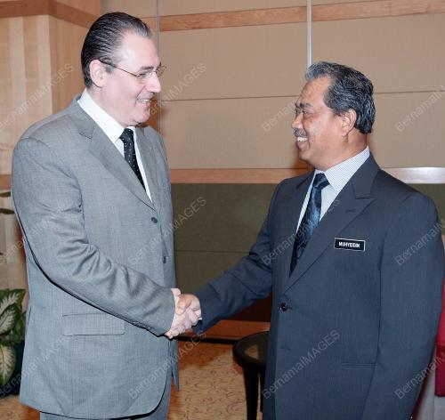 PTJ12_10022011_SYRIA