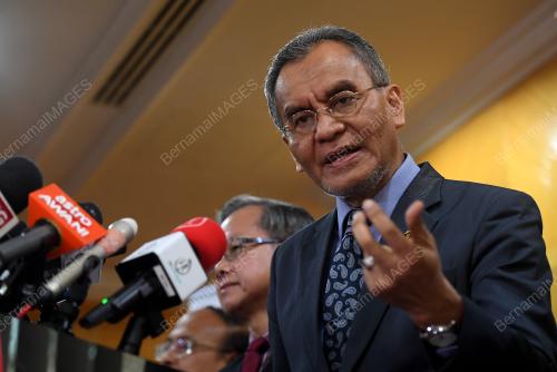 DATUK SERI DR DZULKEFLY AHMAD
