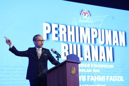 FAHMI FADZIL