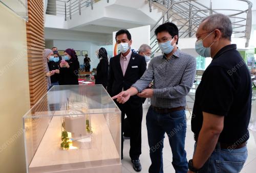 TUNKU DATUK SERI ZAIN AL-ABIDIN TUANKU MUHRIZ