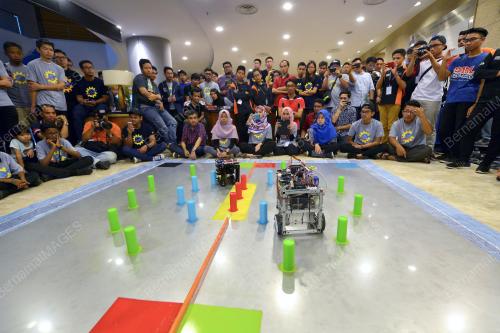 PTJ12_13112016_ROBOTICS