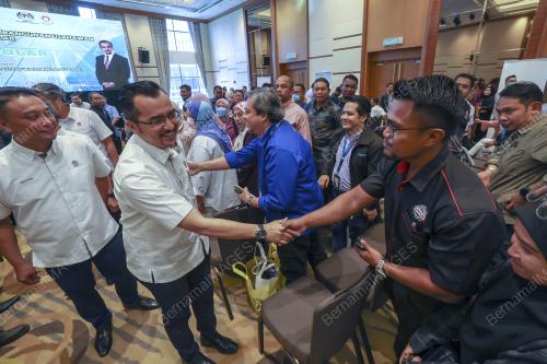DATUK DR ASYRAF WAJDI DUSUKI
