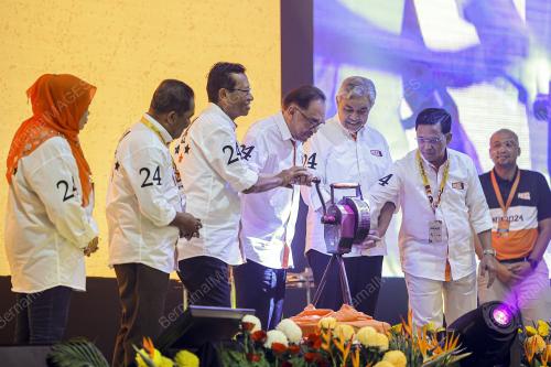 DATUK SERI ANWAR IBRAHIM