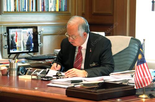 MOHD NAJIB TUN ABDUL RAZAK