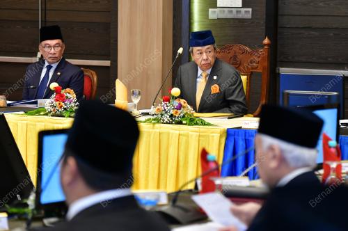 SULTAN SHARAFUDDIN IDRIS SHAH