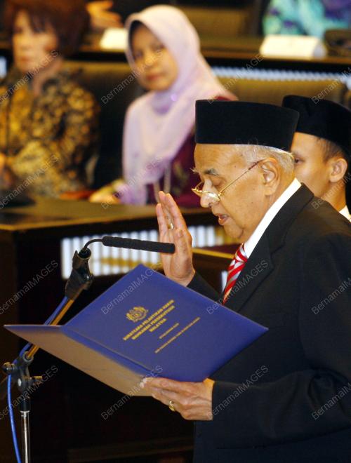 LANTIKAN HAKIM