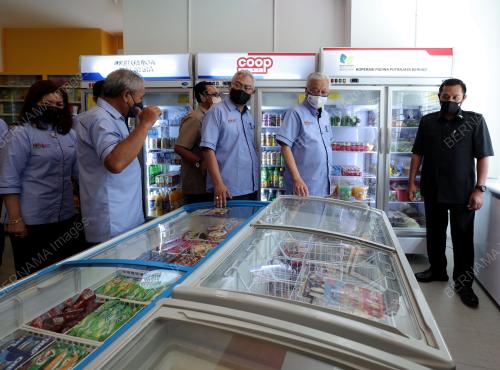 DATUK SERI ISMAIL SABRI YAAKOB
