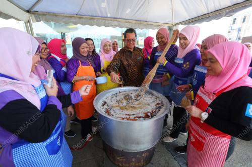 DATUK SERI MOHAMMAD MENTEK