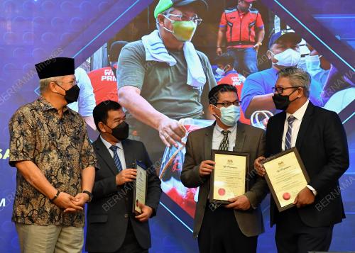 TAN SRI ANNUAR MUSA