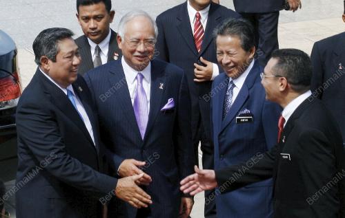 MOHD NAJIB TUN ABDUL RAZAK