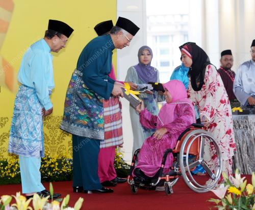 DATUK SERI NAJIB TUN RAZAK