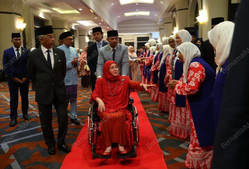 AL-SULTAN ABDULLAH RIÃ•AYATUDDIN AL-MUSTAFA BILLAH SHAH