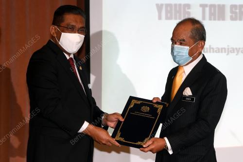 DATUK TAKIYUDDIN HASSAN