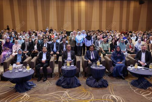 DATUK SERI DR DZULKEFLY AHMAD