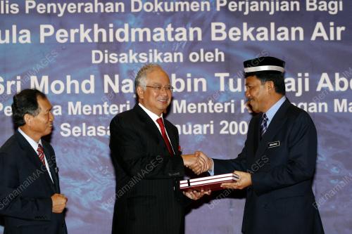 NAJIB TUN RAZAK