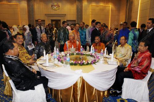 MOHD NAJIB TUN ABDUL RAZAK