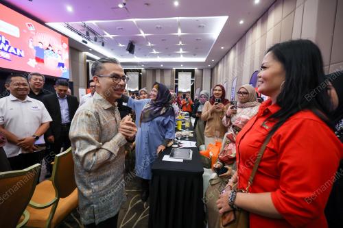 DATUK FAHMI FADZIL