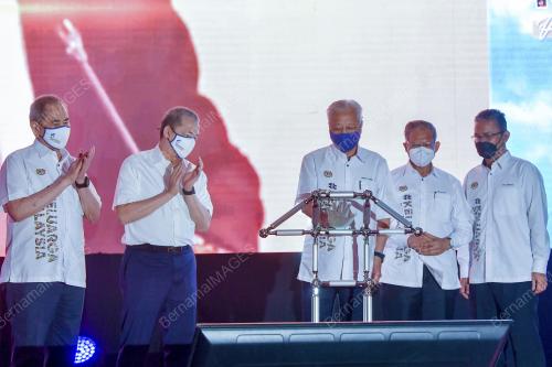 DATUK SERI ISMAIL SABRI YAAKOB