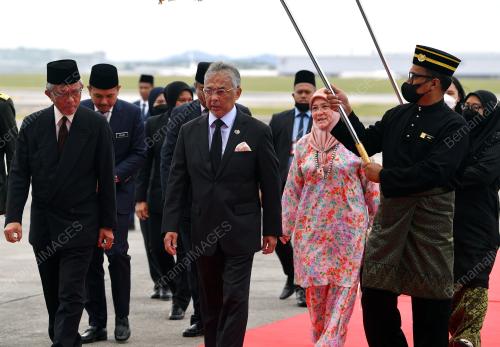 AL-SULTAN ABDULLAH RIÃ•AYATUDDIN AL-MUSTAFA BILLAH SHAH