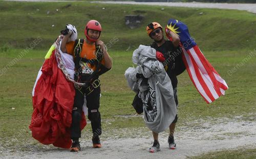PTJ12_24082019_BASE_JUMP_BN201908238947