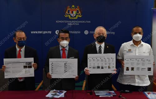 DATUK SERI DR WEE KA SIONG