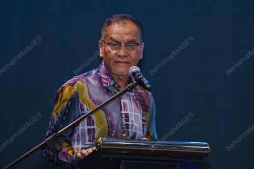 DATUK SERI DR. DZULKEFLY AHMAD