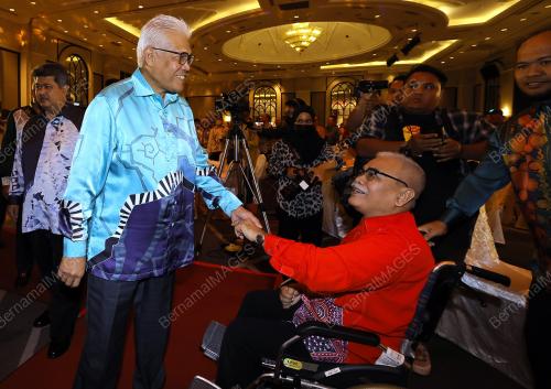 DATUK SERI HAMZAH ZAINUDIN