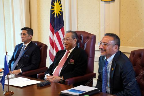 TAN SRI MUHYIDDIN YASSIN