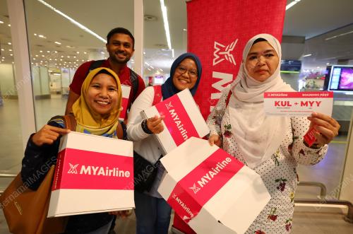 PENUMPANG MYAIRLINE KE SEJUTA