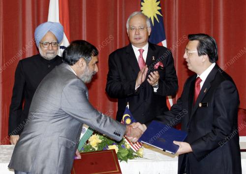 MOHD NAJIB TUN ABDUL RAZAK