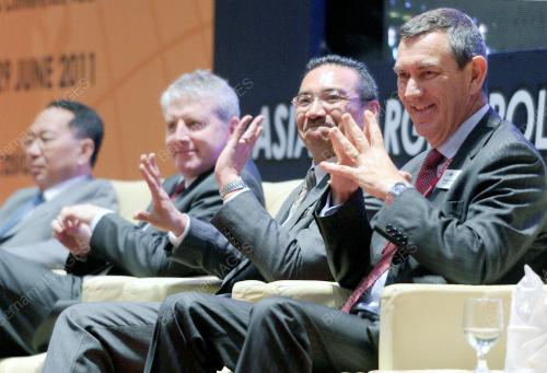 DATUK SERI HISHAMUDDIN TUN HUSSEIN